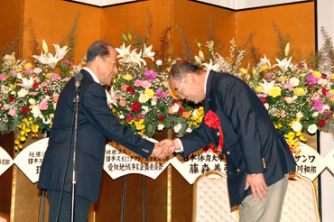 則武寛氏「日本水泳連盟有功章」受賞を祝う会